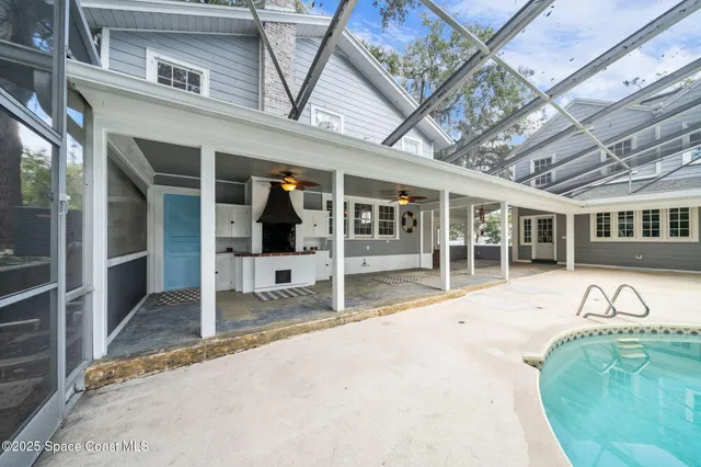 $2,400,000 | 875 Indian River Drive, Cocoa, FL 32922