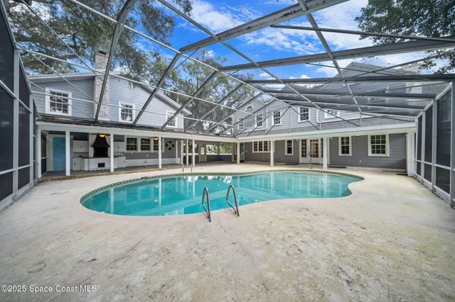 $2,400,000 | 875 Indian River Drive, Cocoa, FL 32922