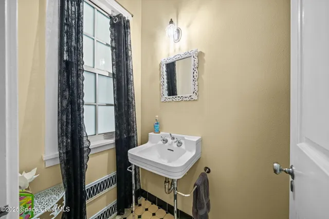 $2,400,000 | 875 Indian River Drive, Cocoa, FL 32922