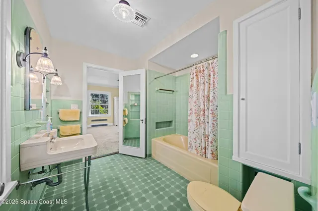 $2,400,000 | 875 Indian River Drive, Cocoa, FL 32922