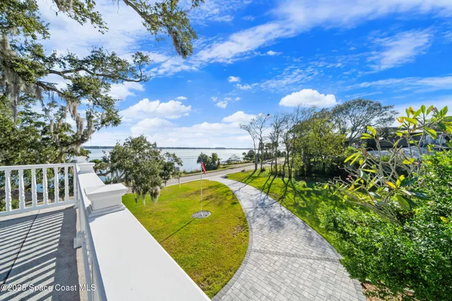 $2,400,000 | 875 Indian River Drive, Cocoa, FL 32922