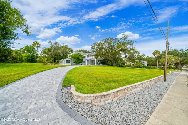 $2,400,000 | 875 Indian River Drive, Cocoa, FL 32922