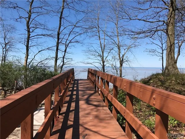 $1,125,000 | 698 Windover Lane, Evans, NY 14047