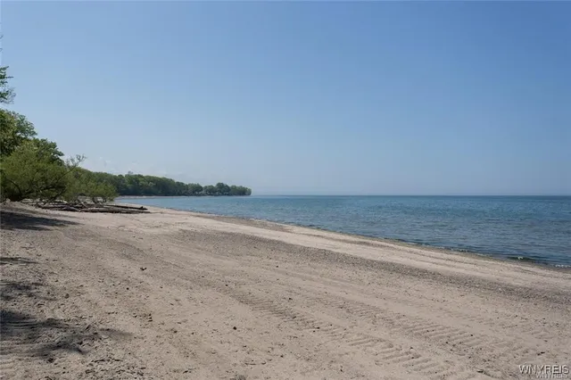 $1,125,000 | 698 Windover Lane, Evans, NY 14047