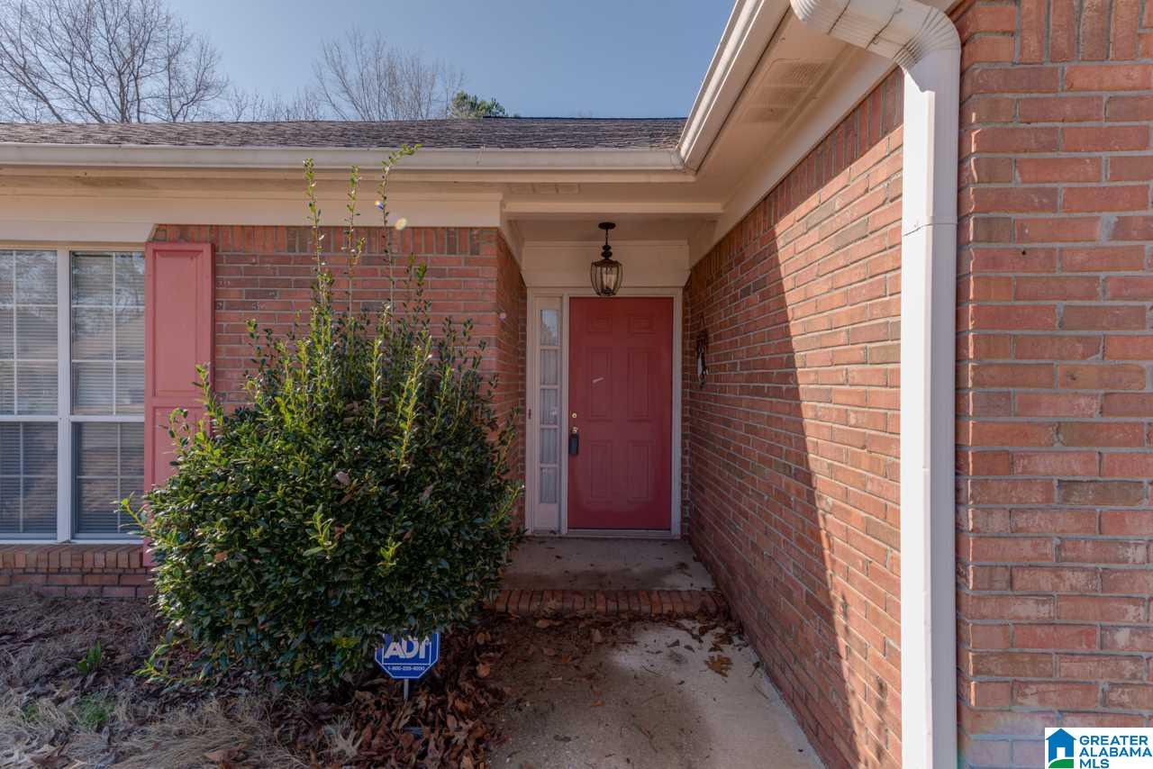 112 Ashford Way Alabaster, AL 35007 - Photo 2 of 27