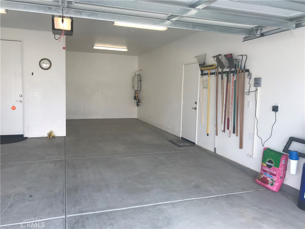 11636 Cascade Street Apple Valley, CA 92308 - Photo 38 of 70 a view of an empty room