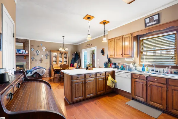 $999,990 | 210 Graystone Road, Jonesville, SC 29353