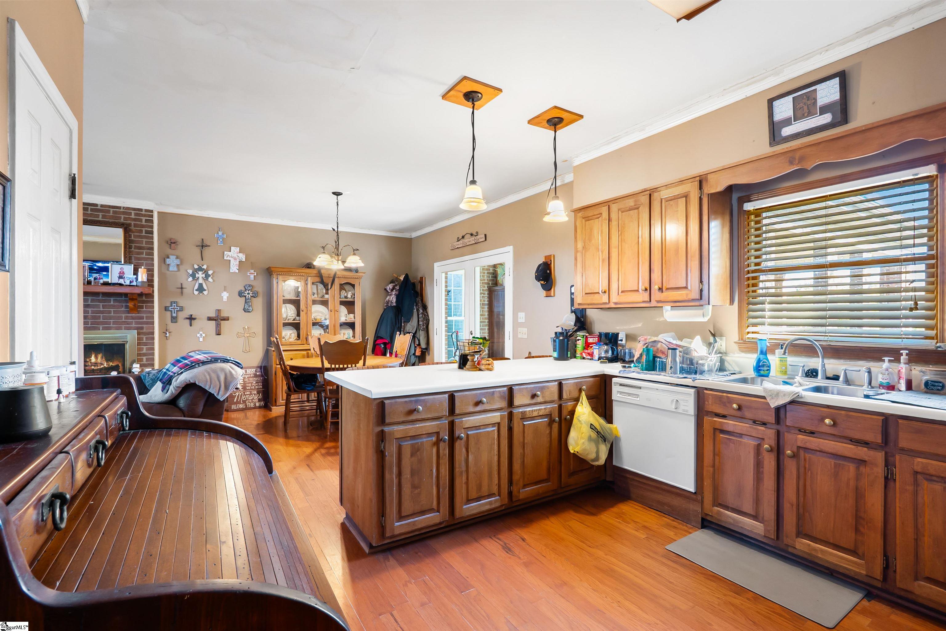 210 Graystone Road Jonesville, SC 29353 - Photo 13 of 29