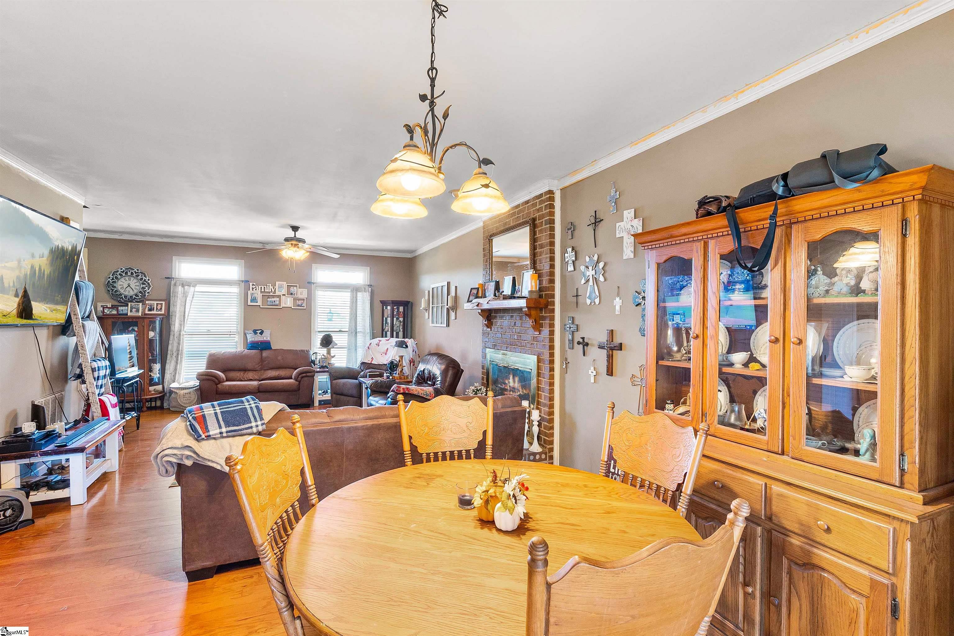 210 Graystone Road Jonesville, SC 29353 - Photo 4 of 29