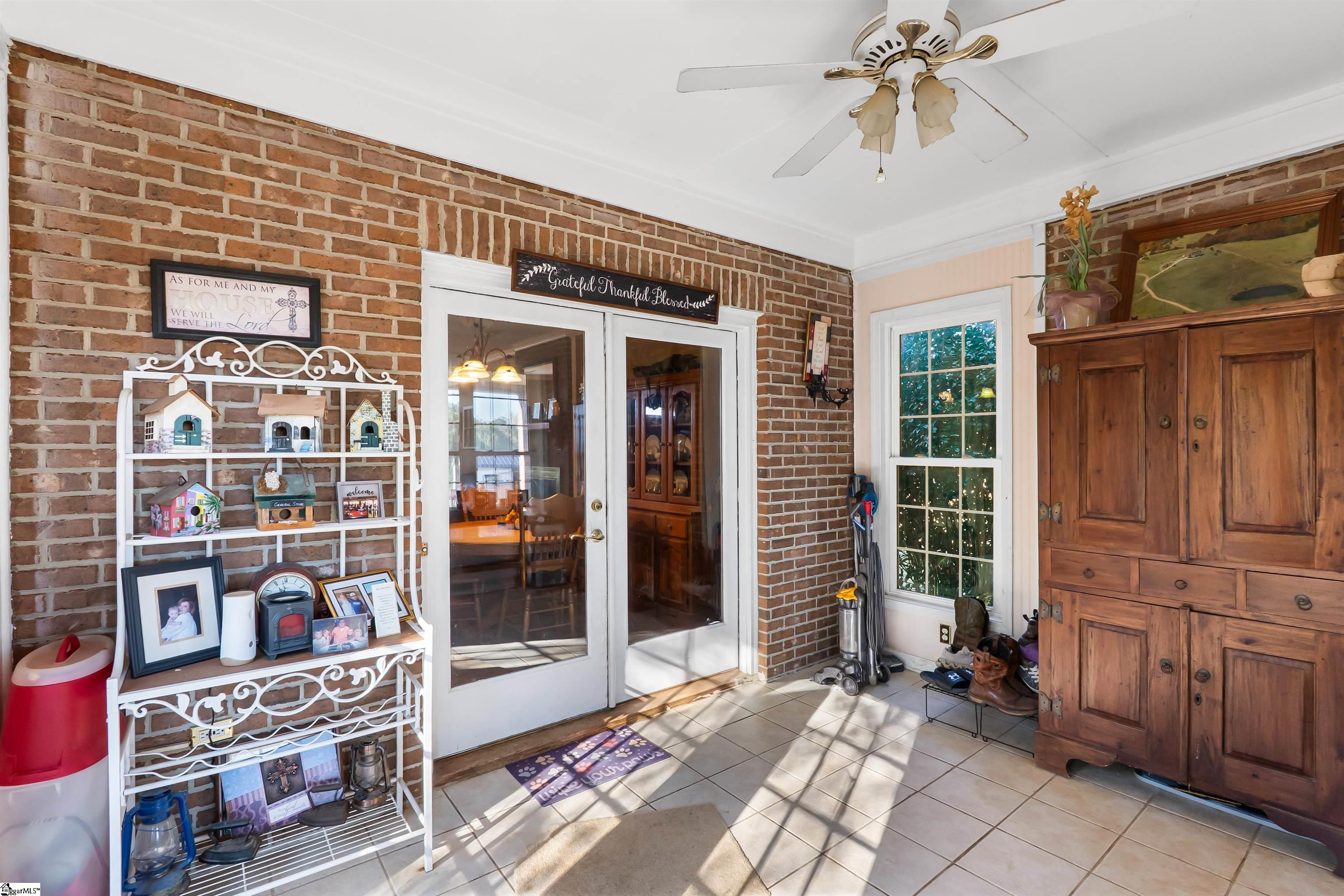 210 Graystone Road Jonesville, SC 29353 - Photo 5 of 29