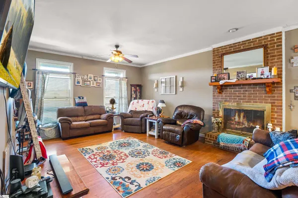 $999,990 | 210 Graystone Road, Jonesville, SC 29353
