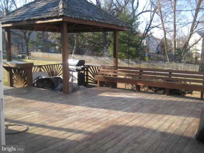 86 Ritters Lane Owings Mills, MD 21117 - Photo 14 of 17 Patio 2