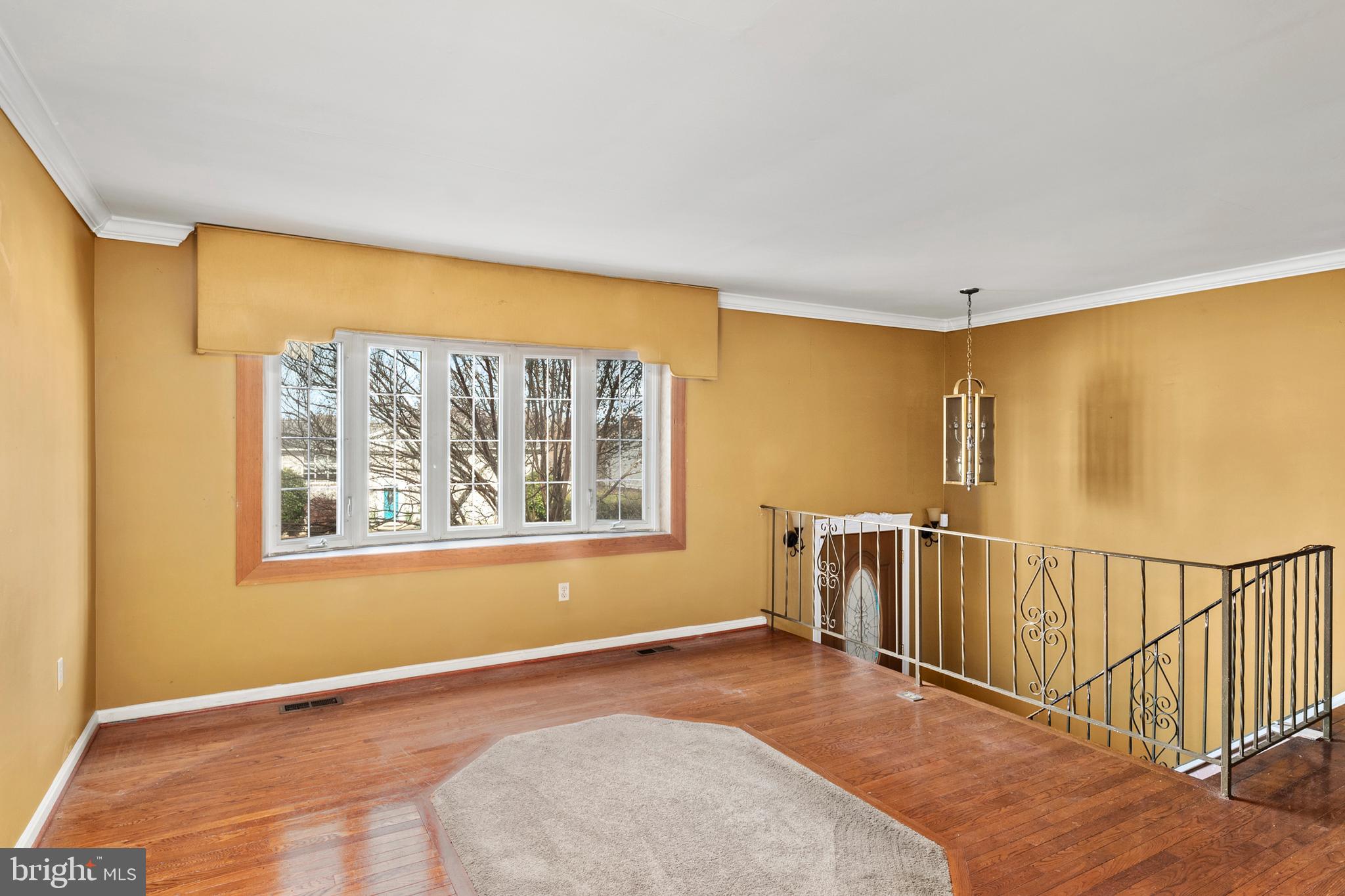 6824 Southfield Road Fort Washington, MD 20744 - Photo 4 of 28 Living Room