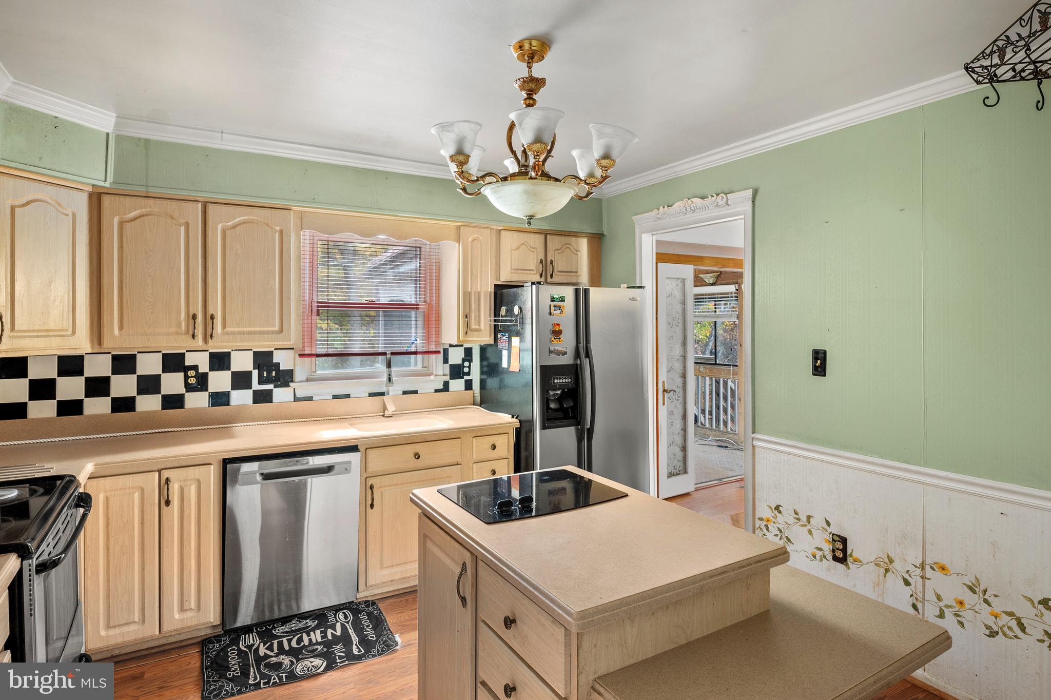 6824 Southfield Road Fort Washington, MD 20744 - Photo 9 of 28 Kitchen (alt view)