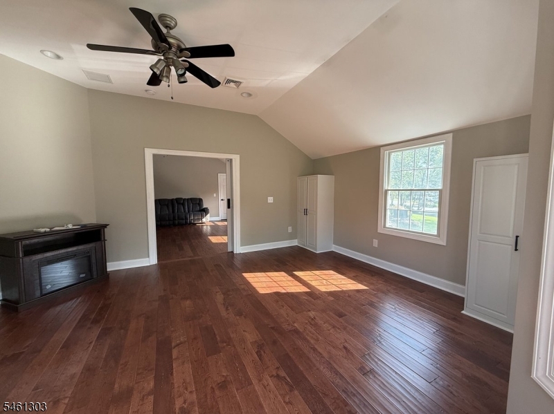 19 Bradford Road Edison, NJ 08820 - Photo 36 of 50 Gallery Image 36