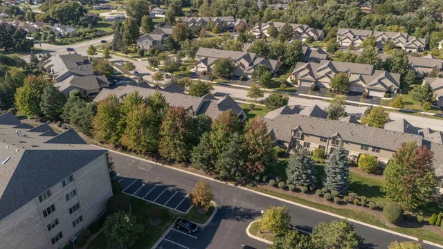 $324,900 | 11901 Windemere Court, Unit 301, Orland Park, IL 60467