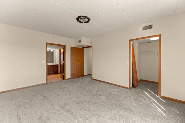 $324,900 | 11901 Windemere Court, Unit 301, Orland Park, IL 60467