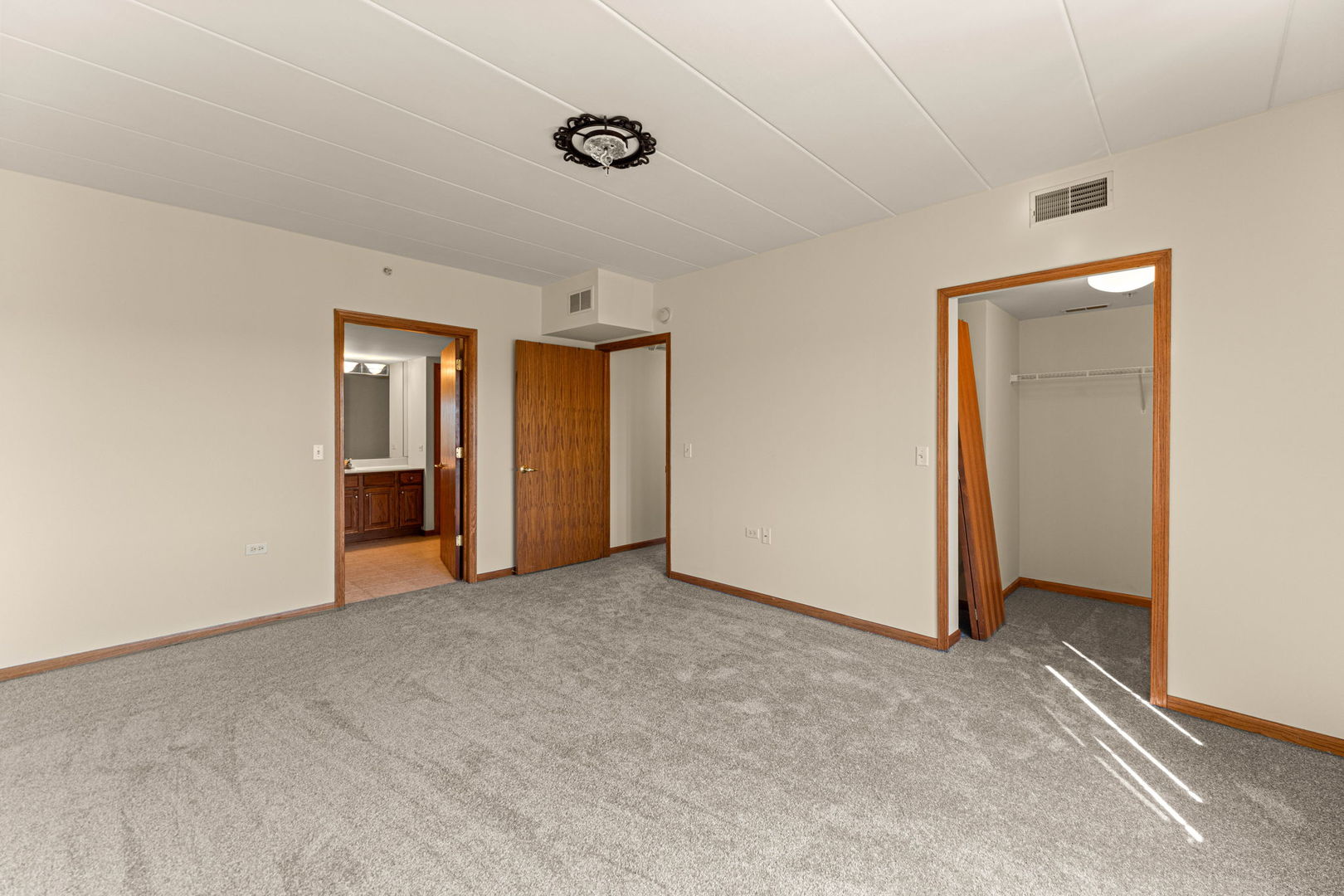 11901 Windemere Court, Unit 301 Orland Park, IL 60467 - Photo 10 of 27