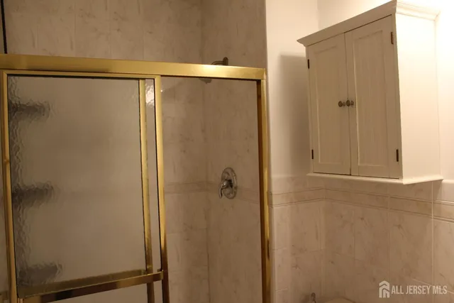 $2,900 | 224 Westgate Drive, Edison, NJ 08820