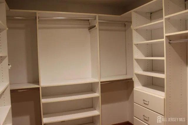 $2,900 | 224 Westgate Drive, Edison, NJ 08820