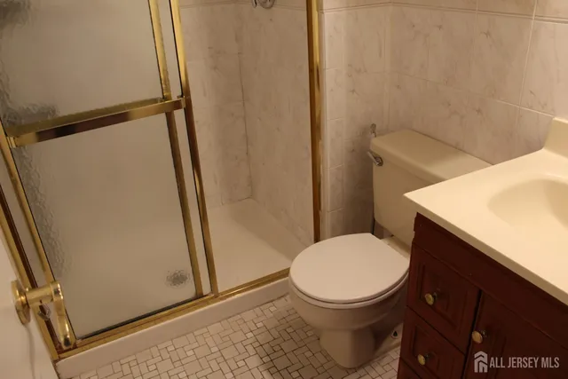 $2,900 | 224 Westgate Drive, Edison, NJ 08820