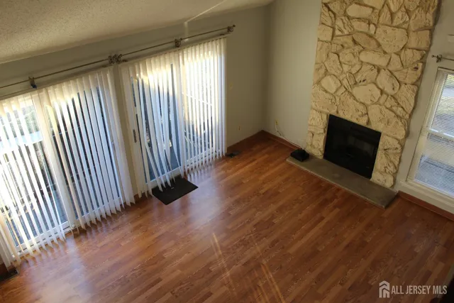 $2,900 | 224 Westgate Drive, Edison, NJ 08820