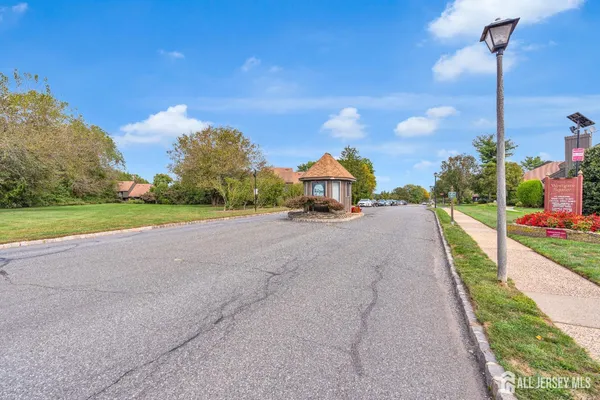 $2,800 | 224 Westgate Drive, Edison, NJ 08820