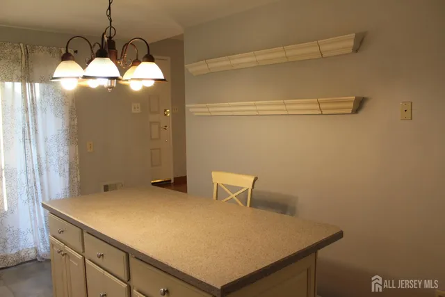 $2,900 | 224 Westgate Drive, Edison, NJ 08820