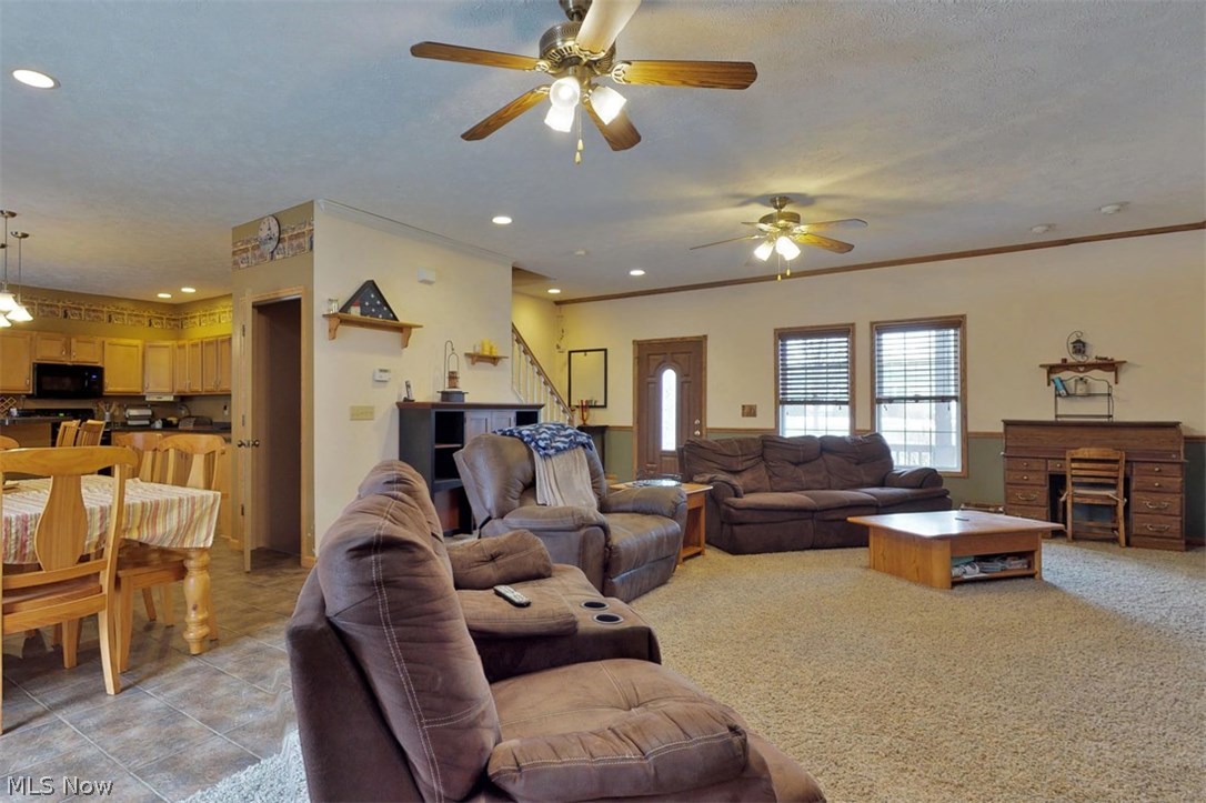 2472 Dentzler Road Parma, OH 44134 - Photo 7 of 35