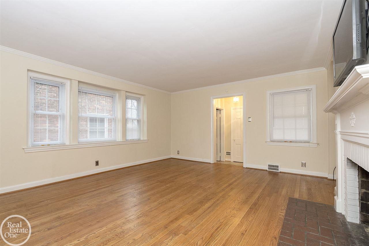 429 Moran Road Grosse Pointe Farms, MI 48236 - Photo 9 of 60