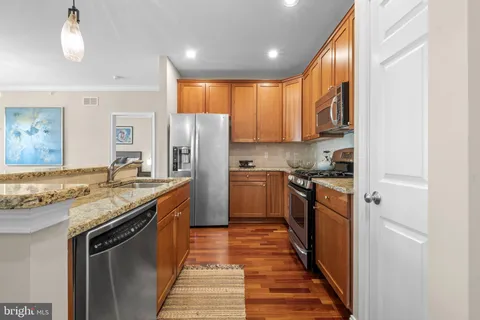 $615,000 | 500 Admirals Way, Unit 402, Philadelphia, PA 19146