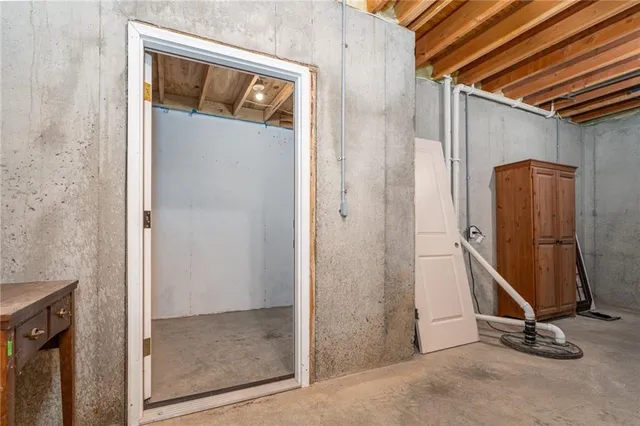 $549,000 | 4695 Utah Road, Wellsville, KS 66092