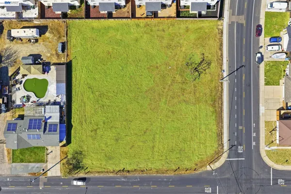 $1,499,000 | 445 North Walnut Avenue, Manteca, CA 95336