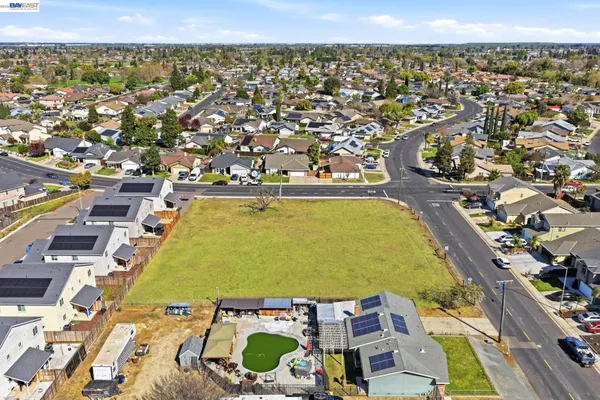 $1,499,000 | 445 North Walnut Avenue, Manteca, CA 95336