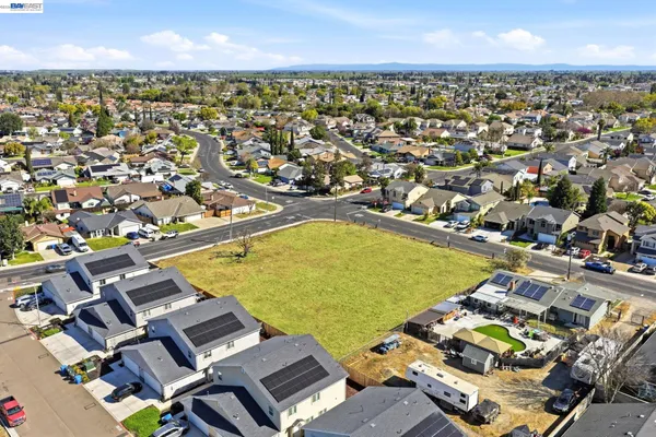 $1,499,000 | 445 North Walnut Avenue, Manteca, CA 95336