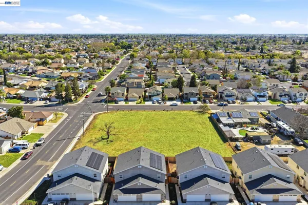 $1,499,000 | 445 North Walnut Avenue, Manteca, CA 95336