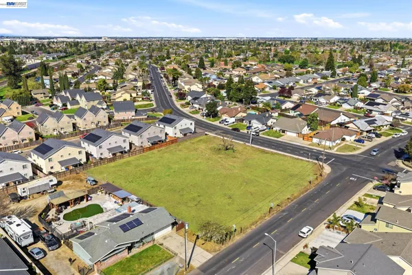 $1,499,000 | 445 North Walnut Avenue, Manteca, CA 95336