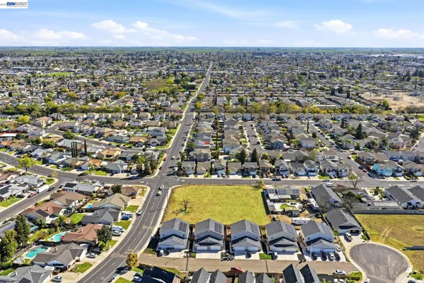 $1,499,000 | 445 North Walnut Avenue, Manteca, CA 95336