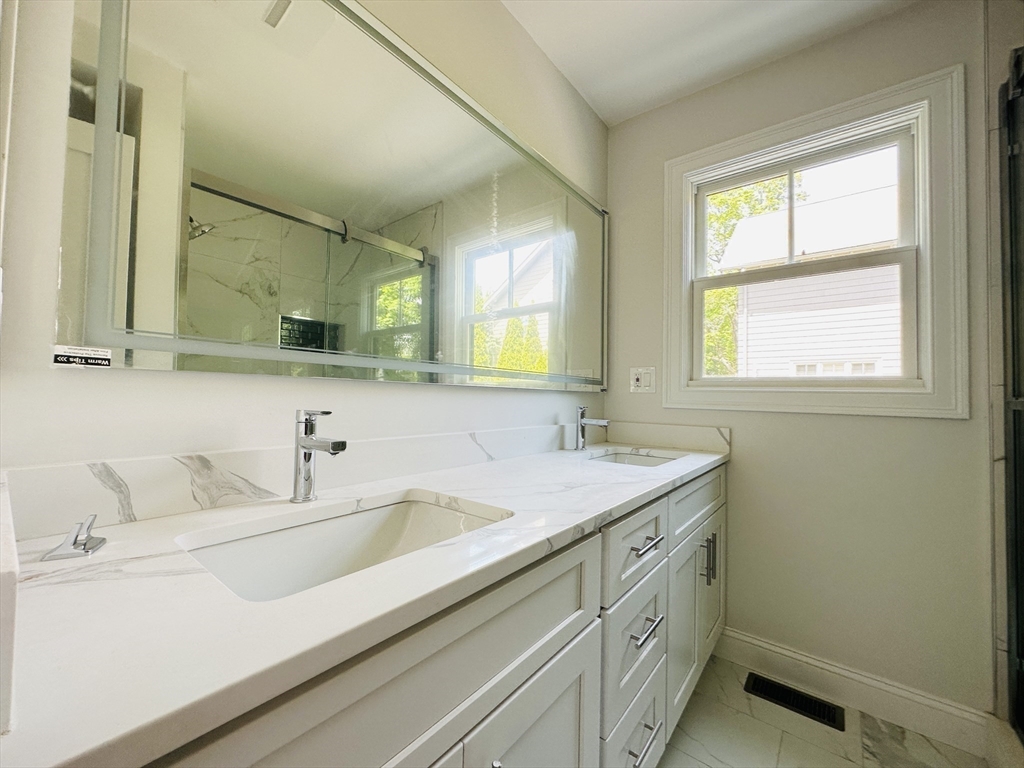 123 Oxford Road, Unit 123 Newton, MA 02459 - Photo 7 of 18