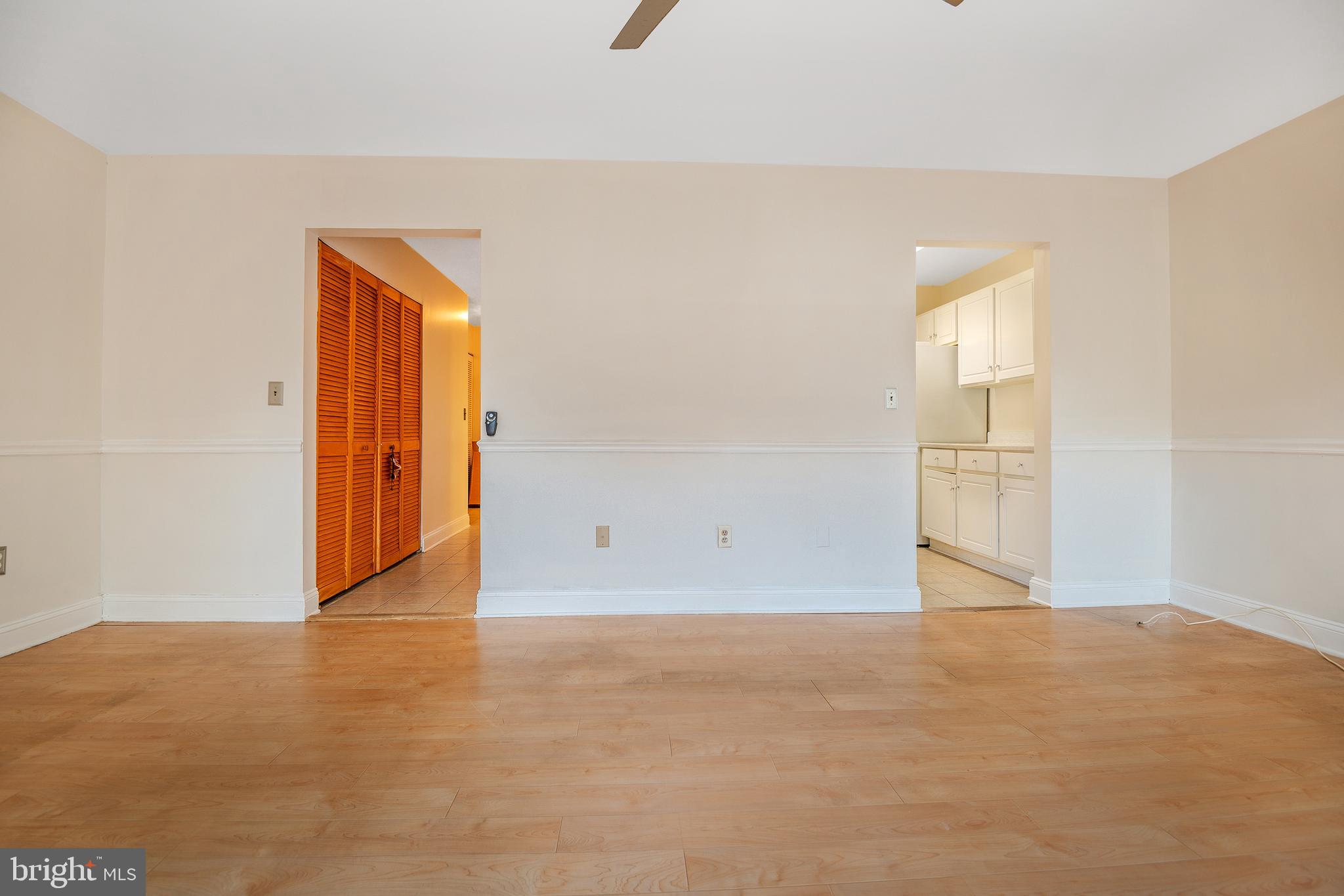 1055 Cedar Ridge Court Annapolis, MD 21403 - Photo 7 of 13 LIVING ROOM