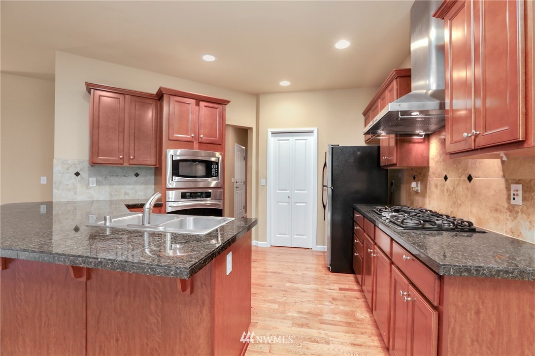 2922 183rd Place Southeast Bothell, WA 98012 - Photo 4 of 23 Gallery Image 4