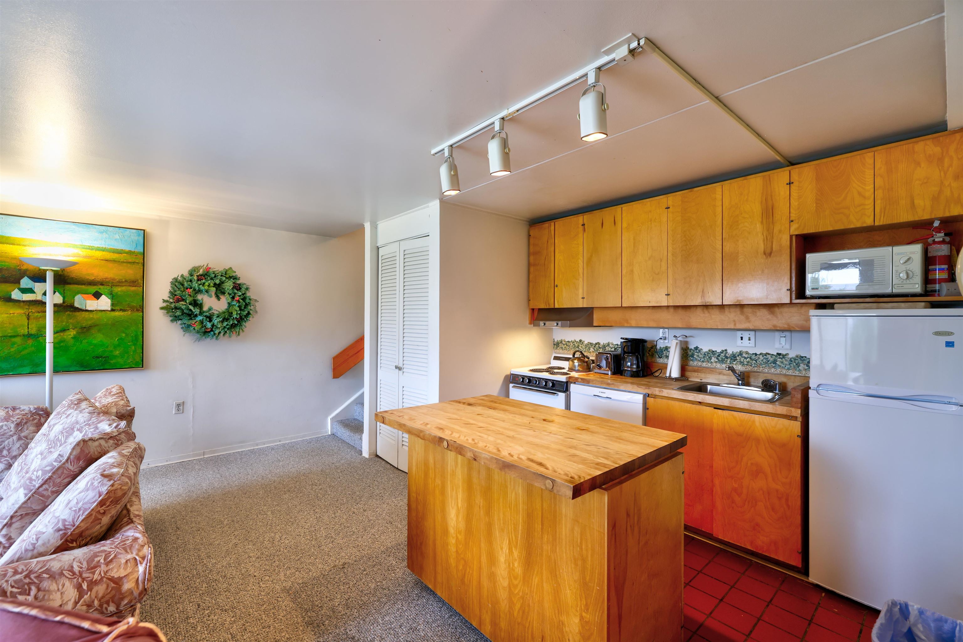 1307 Notchbrook Road, Unit 9 CS Stowe, VT 05672 - Photo 6 of 15 Gallery Image 6