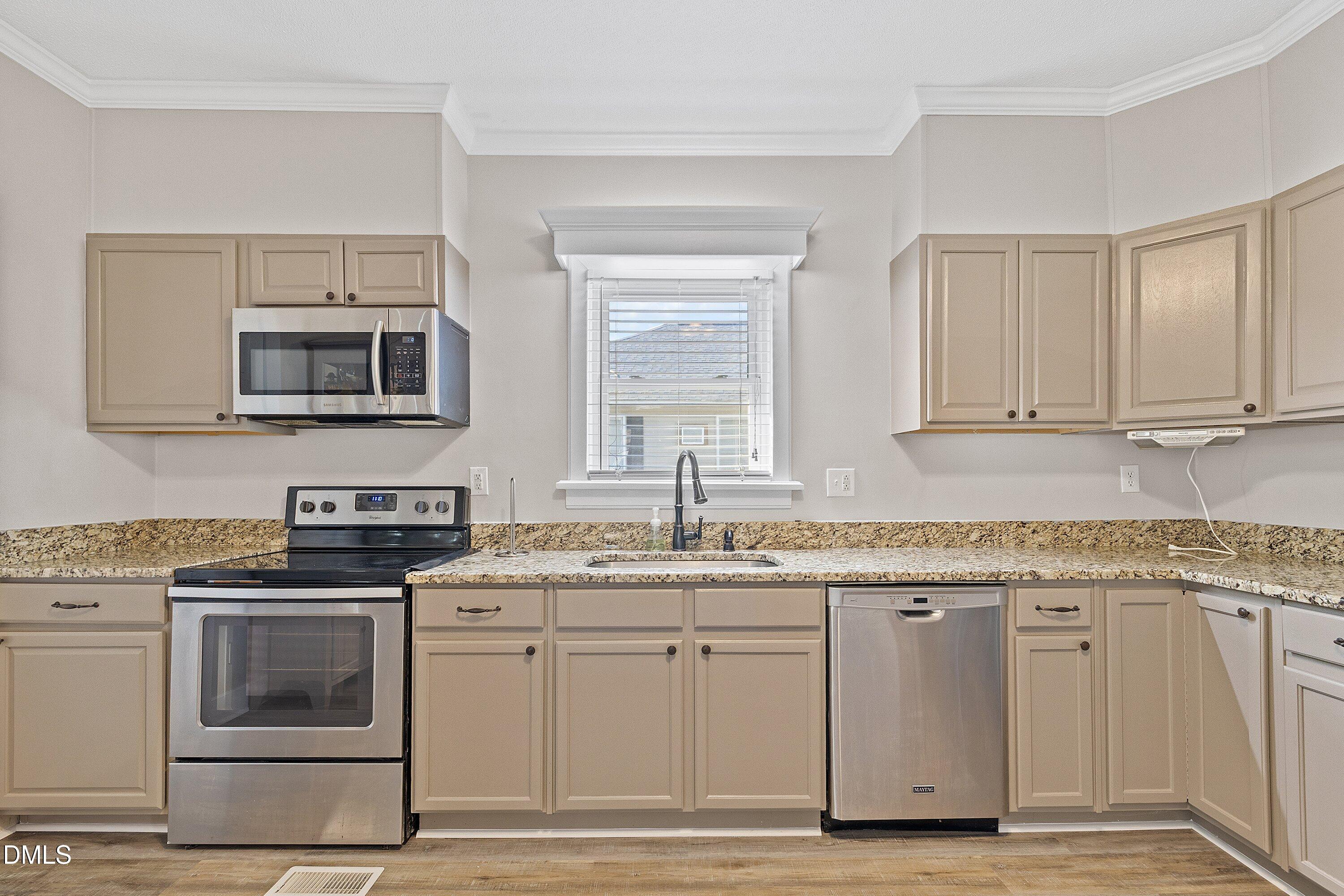 403 West E Street Erwin, NC 28339 - Photo 13 of 29 13-403 W E St _0733