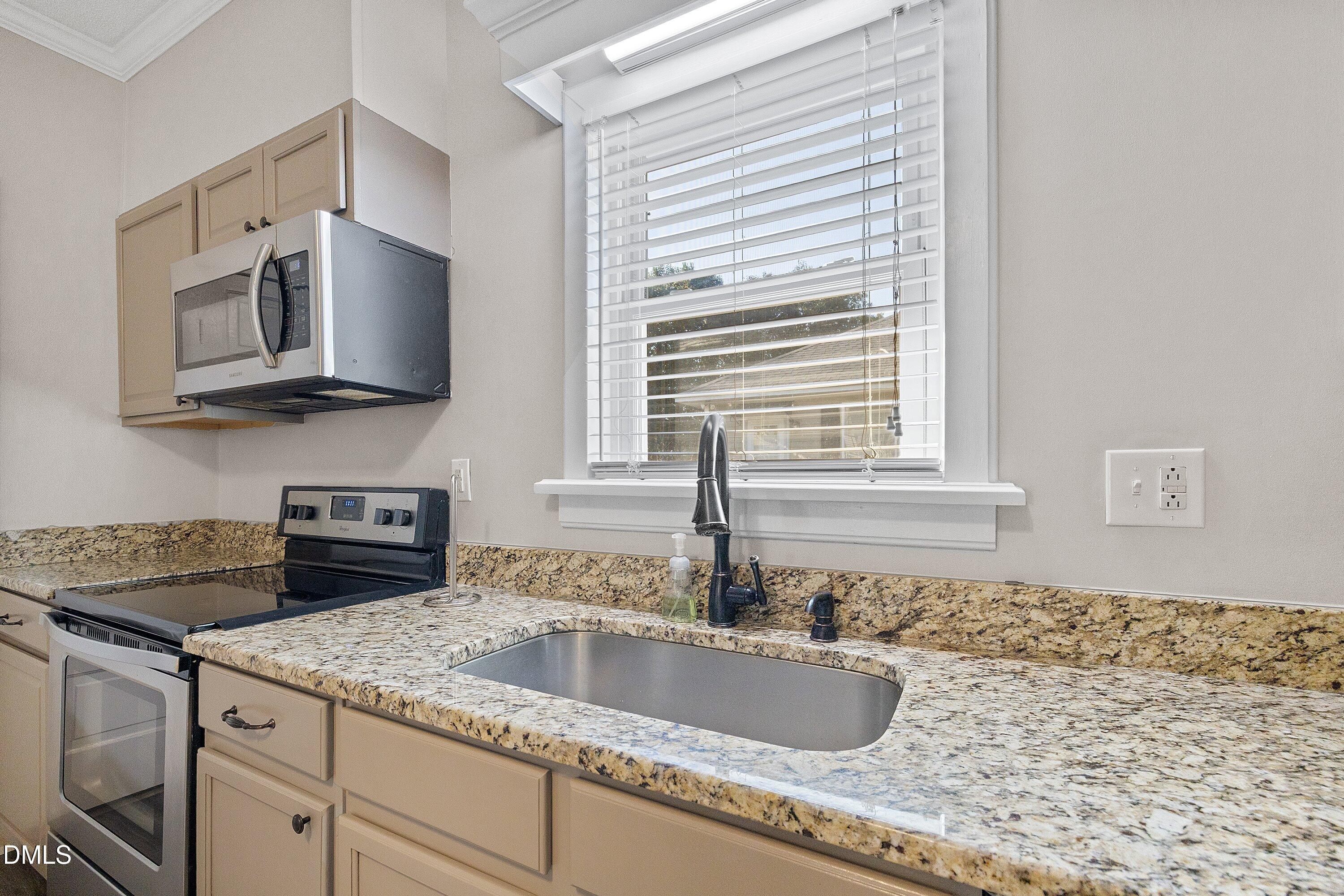 403 West E Street Erwin, NC 28339 - Photo 14 of 29 14-403 W E St _0734