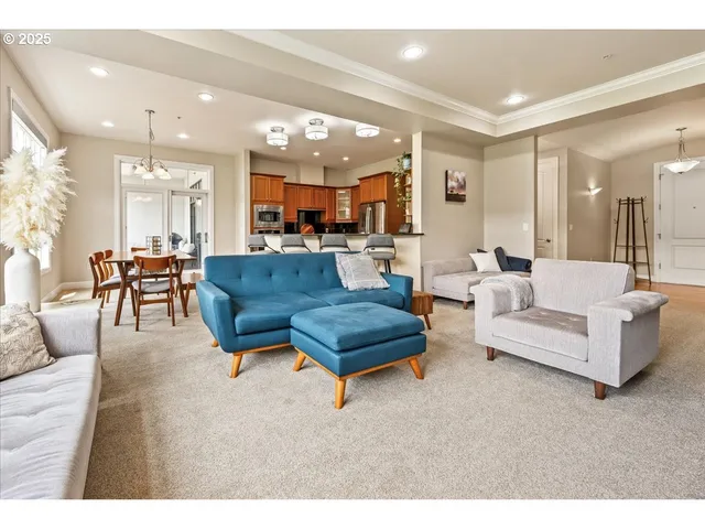 $469,000 | 707 North Hayden Island Drive, Unit 223, Portland, OR 97217