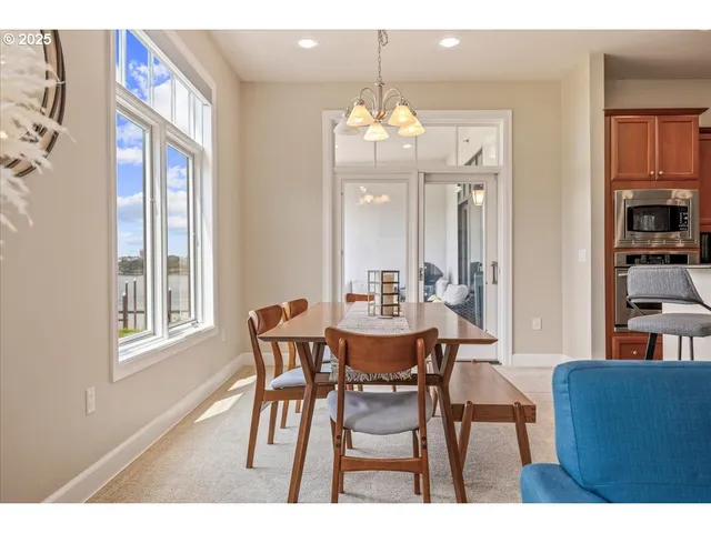 $469,000 | 707 North Hayden Island Drive, Unit 223, Portland, OR 97217