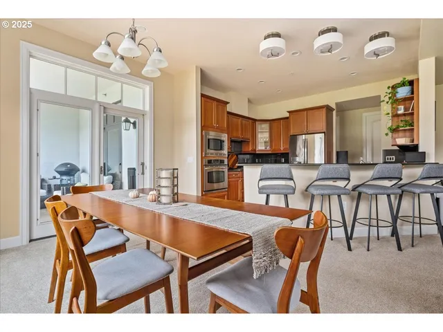 $469,000 | 707 North Hayden Island Drive, Unit 223, Portland, OR 97217