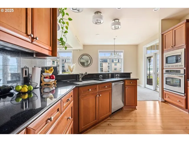$469,000 | 707 North Hayden Island Drive, Unit 223, Portland, OR 97217
