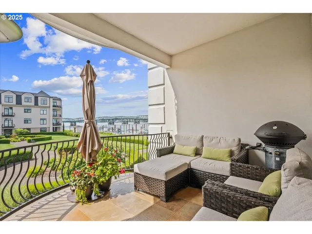 $469,000 | 707 North Hayden Island Drive, Unit 223, Portland, OR 97217