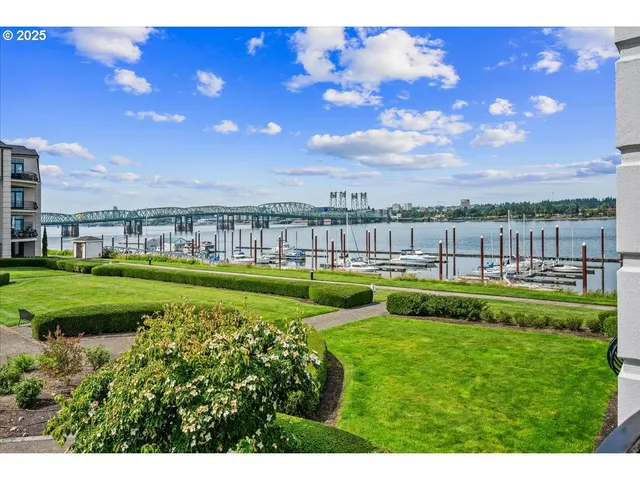 $469,000 | 707 North Hayden Island Drive, Unit 223, Portland, OR 97217